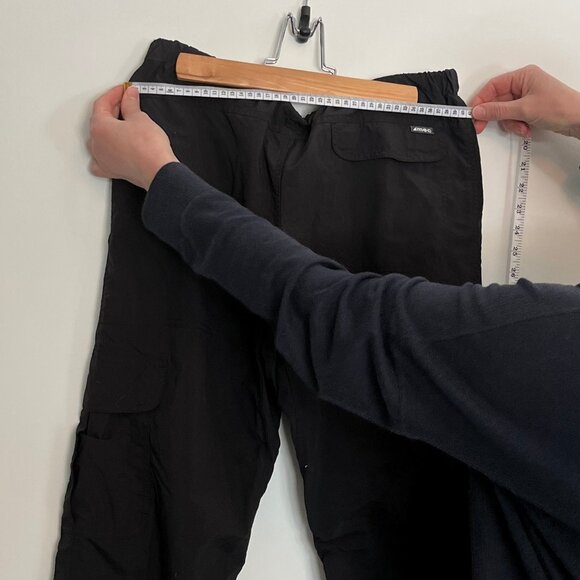 Mountain Equipment Co-Op. Outdoor Pants. Black. Size Large (Fits Medium). Womens - Picture 4 of 9
